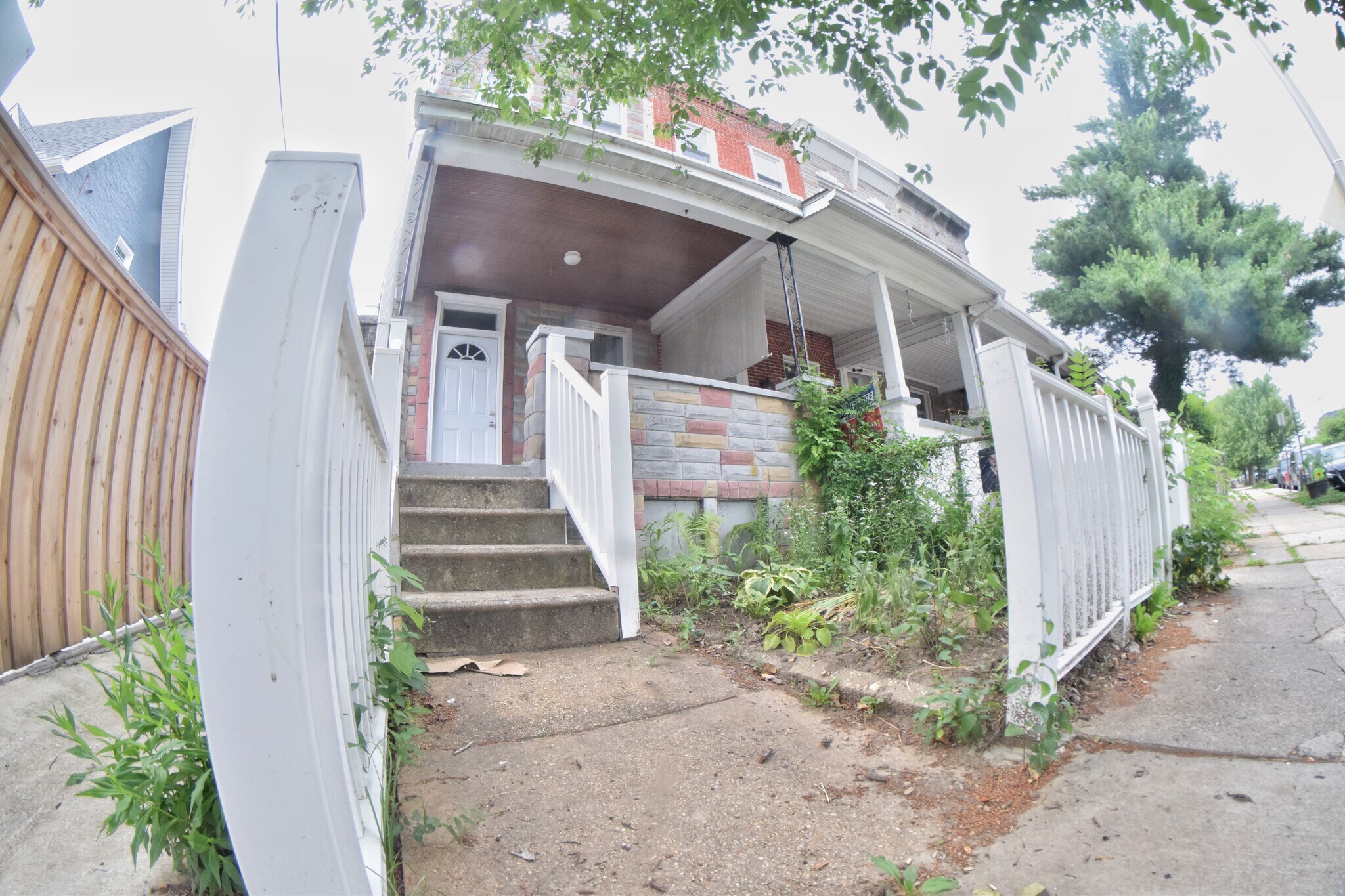 Building Photo - 3300 Chestnut Ave