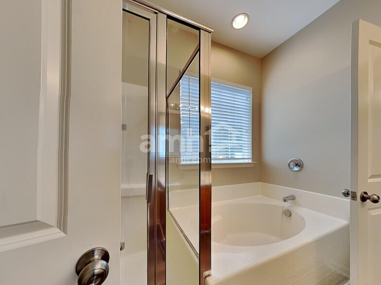 Building Photo - 3392 Fletton Way