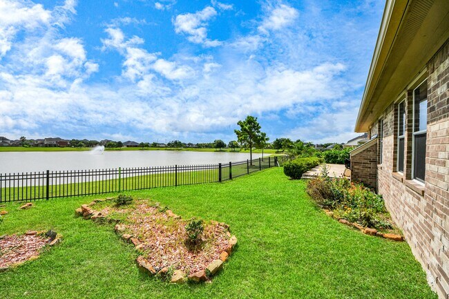 Building Photo - 1805 Jasmine Hollow Ln