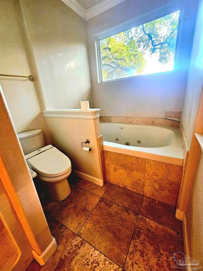 Building Photo - 6148 The Oaks Ln