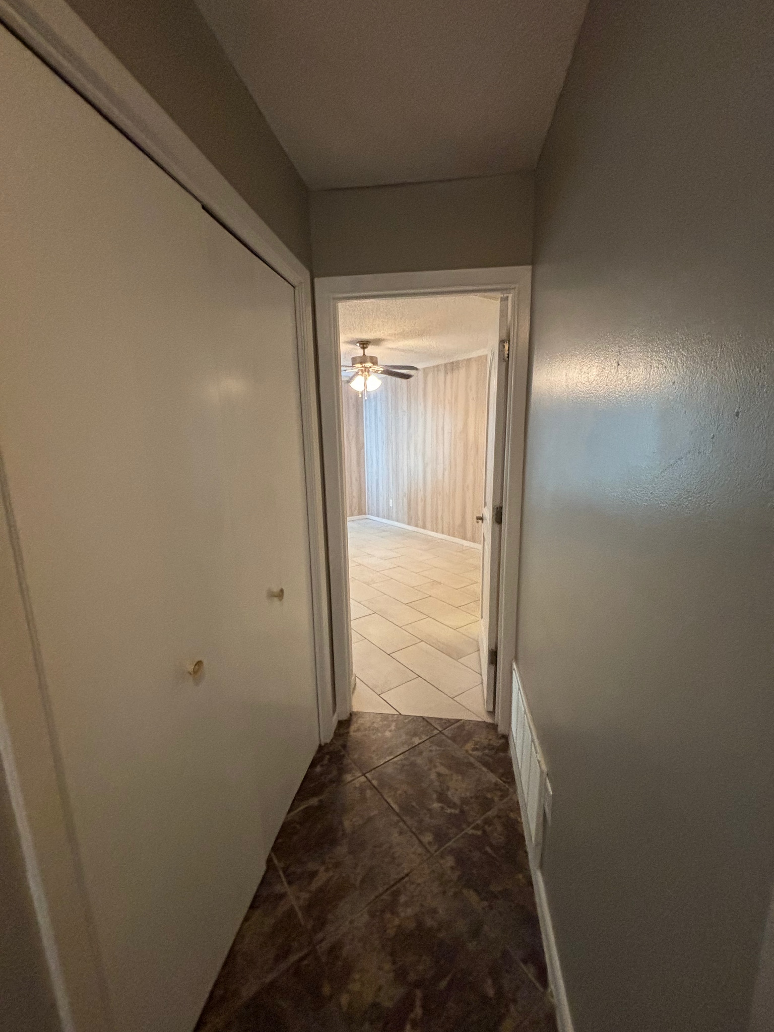 Building Photo - 300 OLYMPIA CT