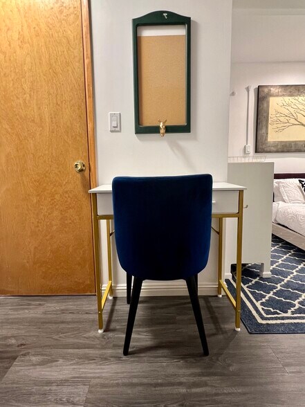 Building Photo - 12 Coach Rd