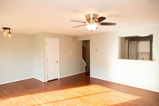 Building Photo - 1/2 OFF FIRST MONTH'S RENT West End Henric...