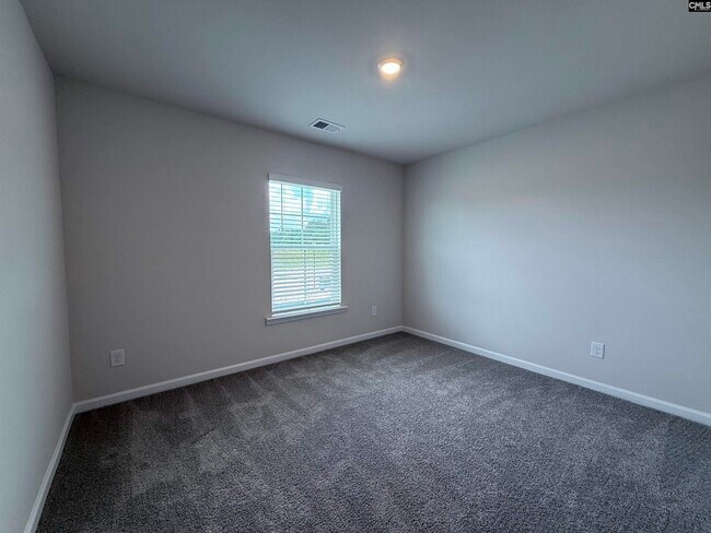 Building Photo - 240 S Lake Dr