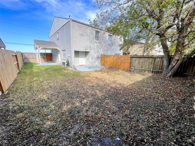 Building Photo - 4612 W Orange St