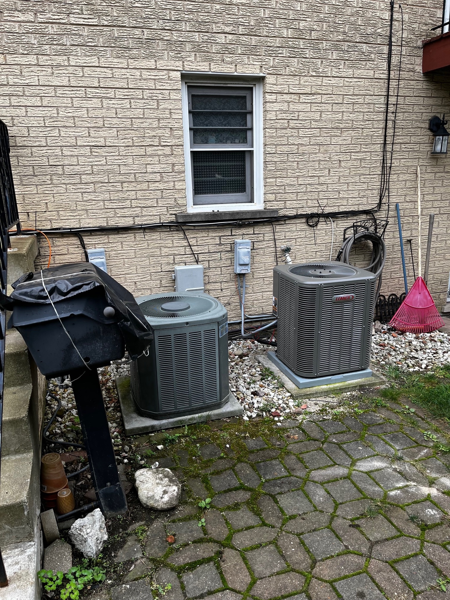 Building Photo - 5030 Carol St