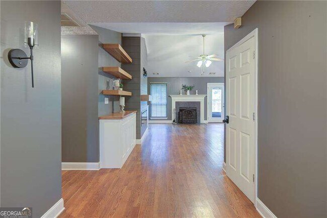 Building Photo - 4267 Riviere Point