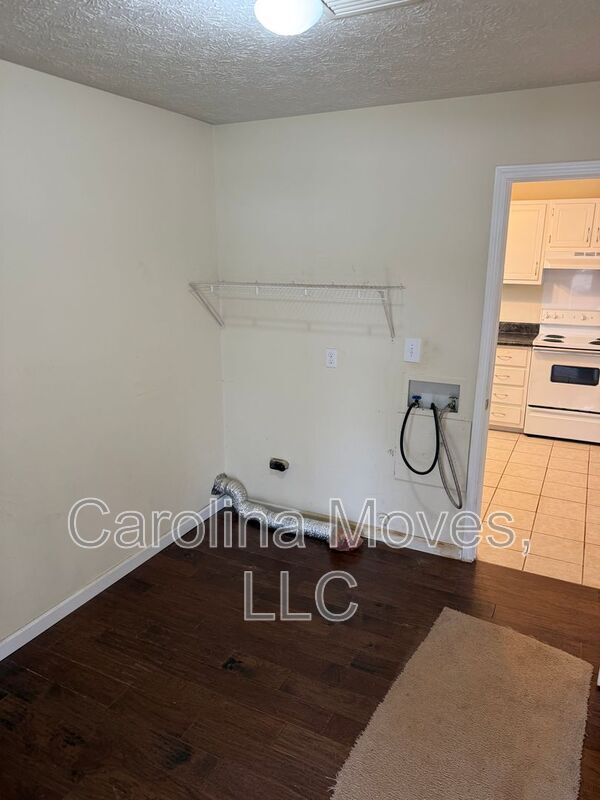 Building Photo - 11 Cooperfield Ave