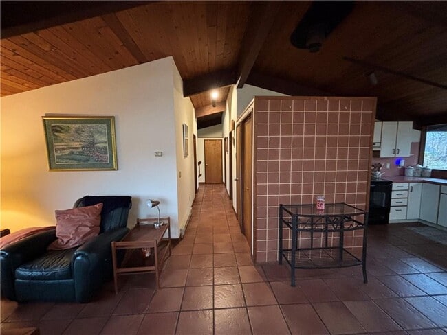 Building Photo - 278 Charlestown Beach Rd