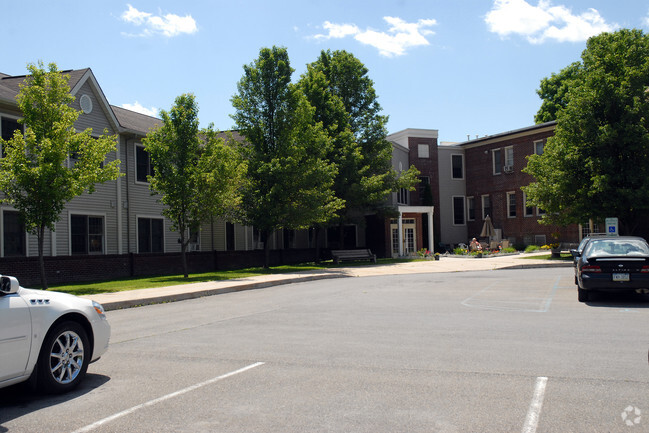 Building Photo - Hamilton Manor