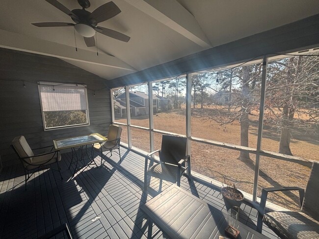 Building Photo - 2 Bed 2 Bath Condominium in Hampstead