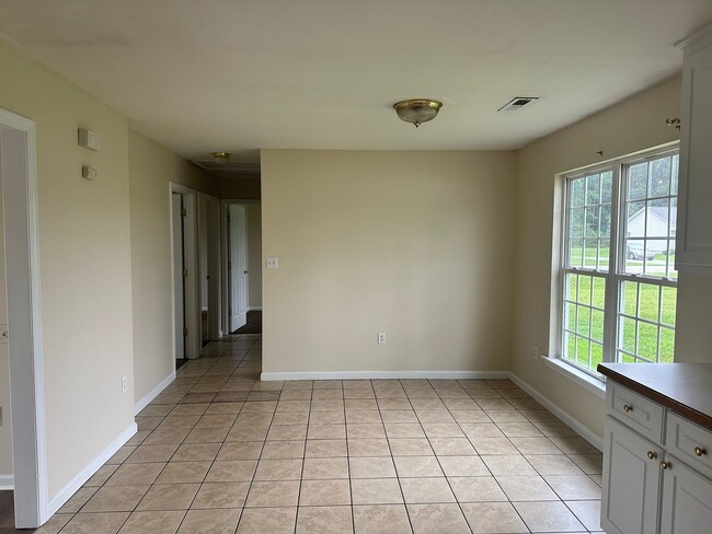 Building Photo - RENTAL HOME 3BD/2BTH