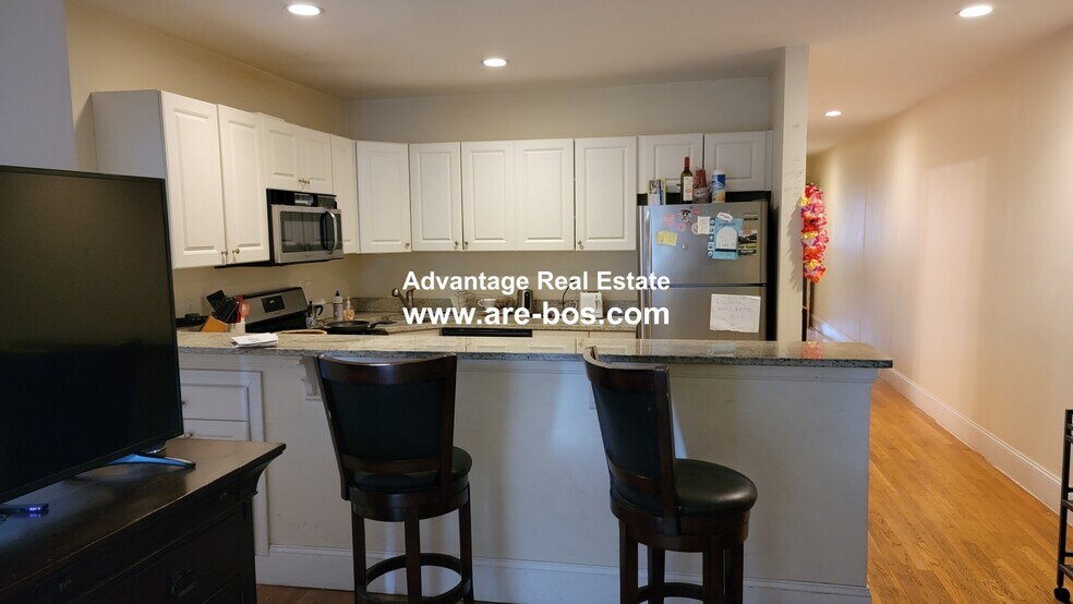 Building Photo - 66 Egmont St