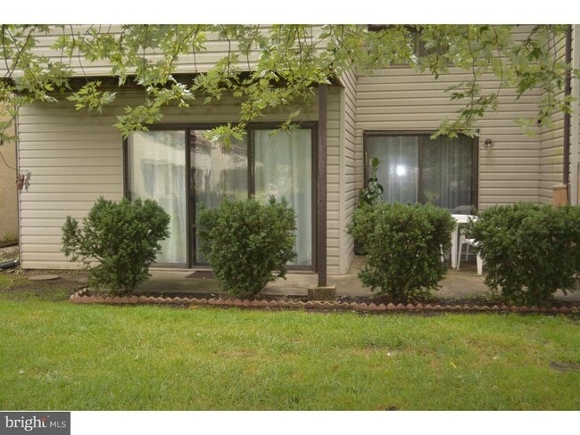 Building Photo - 23B E Daisy Ln