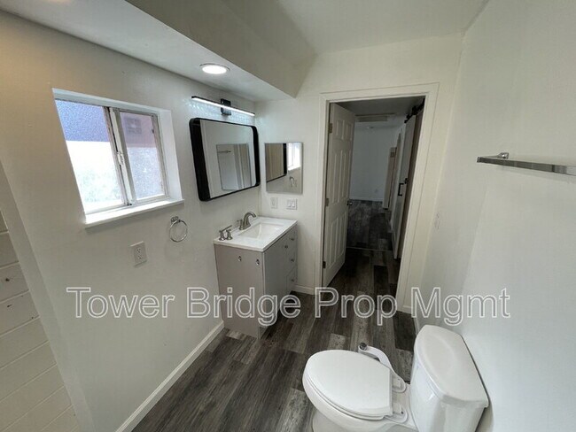 Building Photo - 474 Harding Ave