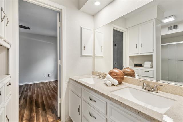 Building Photo - 6908 Heatherknoll Dr
