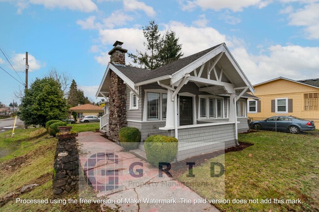 Building Photo - Charming 2 Bedroom Bungalow - Located in C...