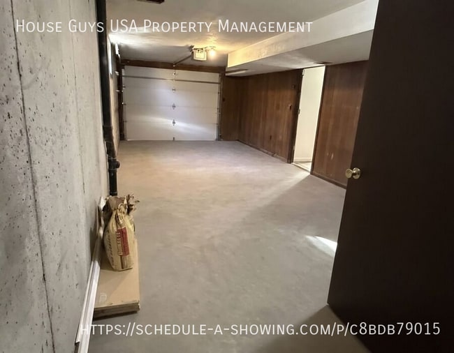 Building Photo - 2903 Tepee Ave