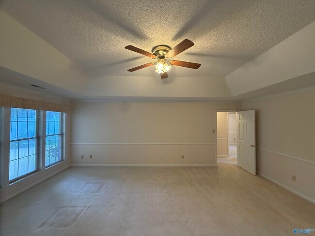 Building Photo - 701 Rigel Dr SW