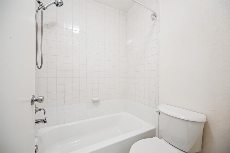 Building Photo - 10703 Hampton Mill Ter