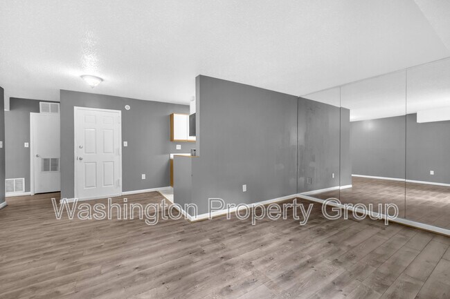 Building Photo - 3011 Southern Ave SE