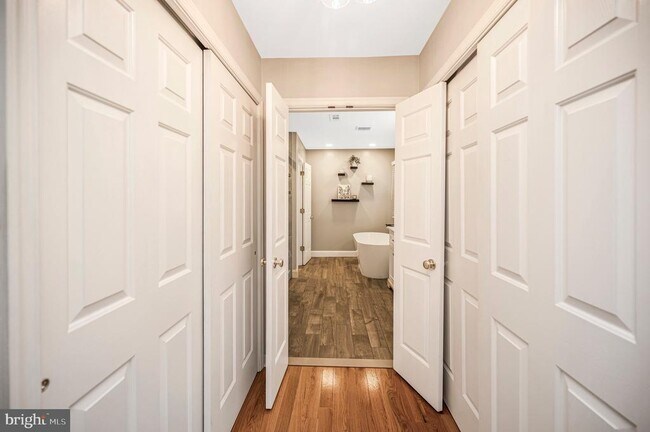 Building Photo - 15385 Windsong Ln