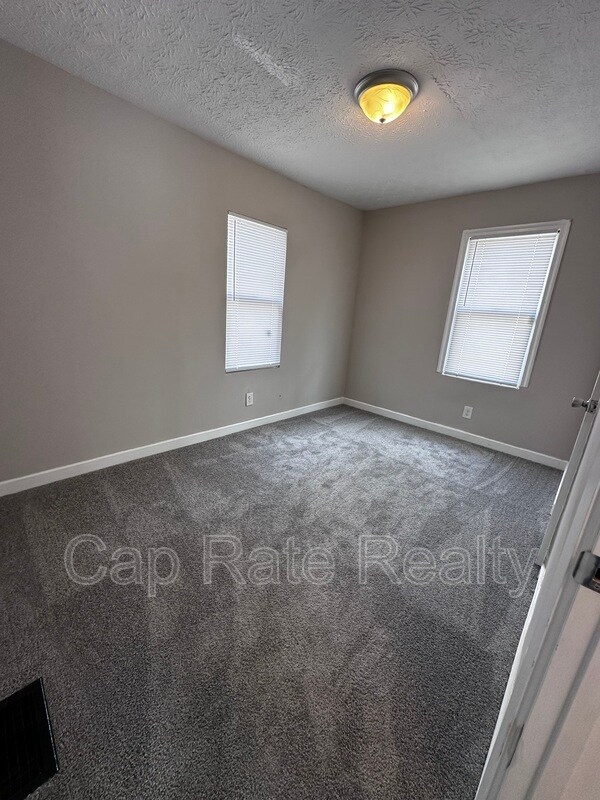 Building Photo - 2359 McGuffey Rd