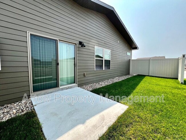 Building Photo - 1003 Claude Rd