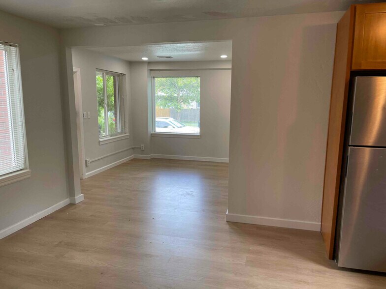 Building Photo - 8147 9th Ave SW