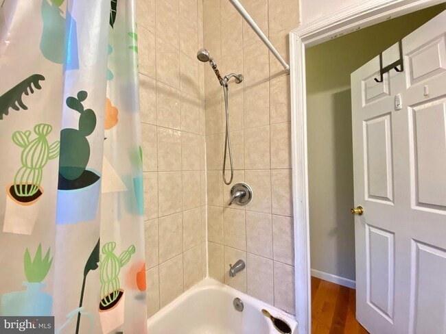 Building Photo - 1518 Page St