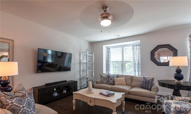 Building Photo - 3023 Salix Bend Dr