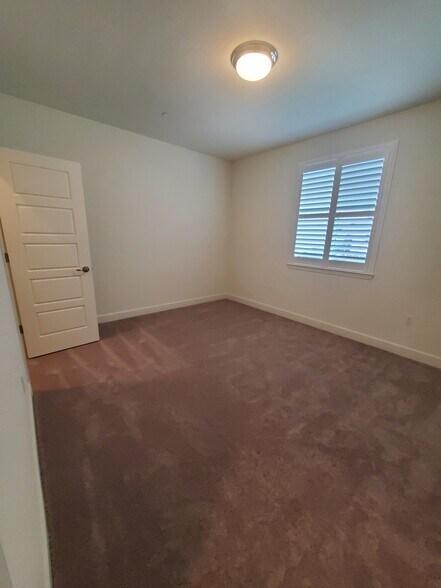 Building Photo - 4067 Stanwick Ave