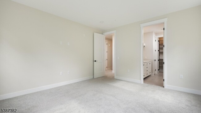 Building Photo - 113 Iris Ct