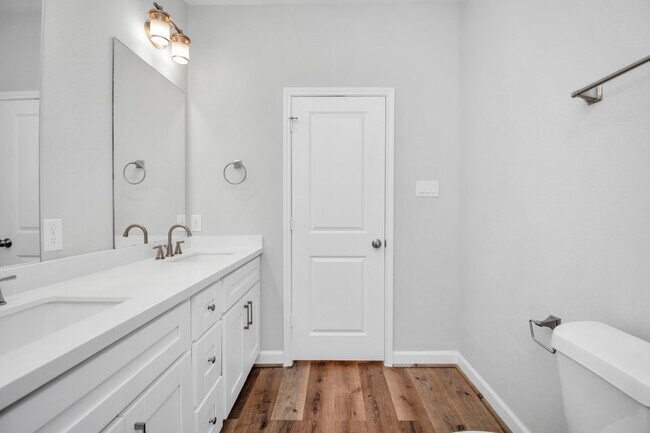 Building Photo - 2349 Hoskins Dr