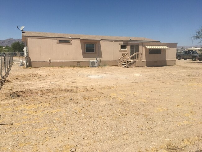 Building Photo - 3 Bedroom, 2 Bathroom Home