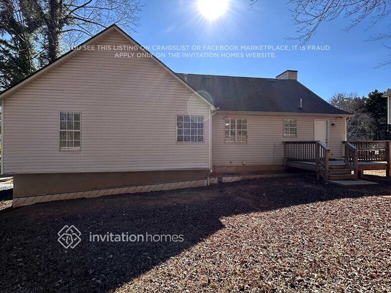 Building Photo - 3920 Garrett Springs Dr