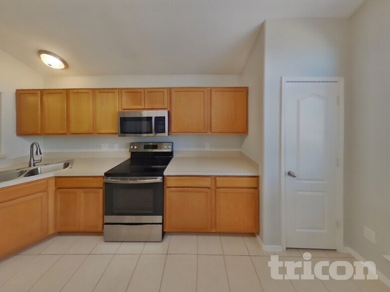 Building Photo - 304 Sardius Blvd