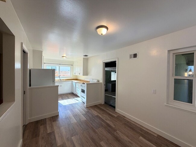 Building Photo - UPDATED LARGE 1500 sq/ft 3BR/2BA Cherry Chase Sunnyvale Home AVAILABLE NOW