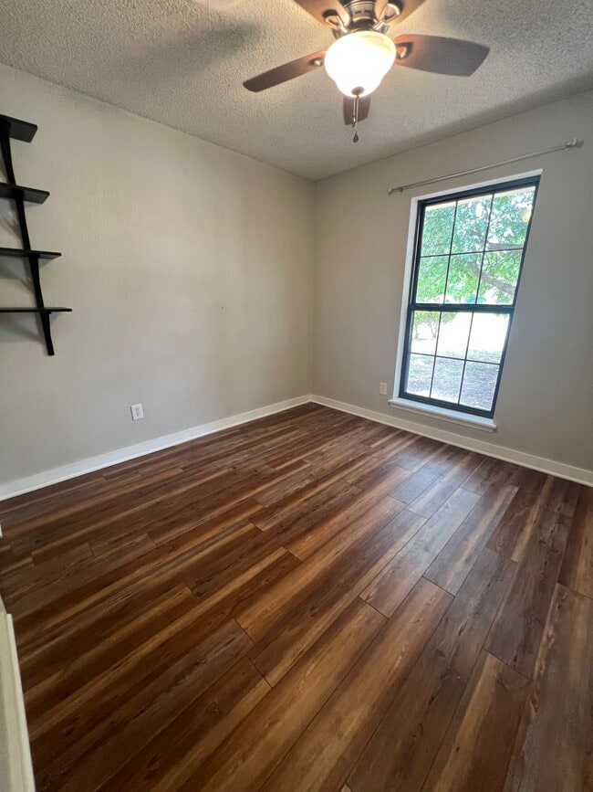 Building Photo - 3209 Amarillo St