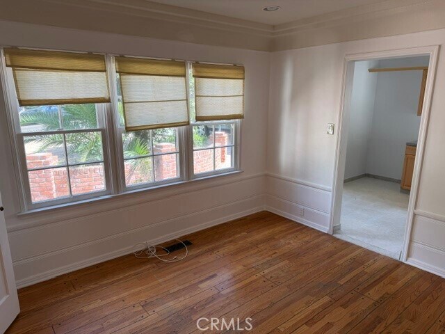 Building Photo - 1824 Oakwood Ave