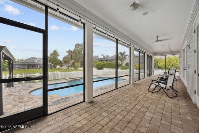 Building Photo - 1842 Paradise Moorings Blvd