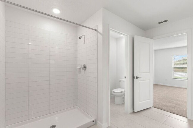 Building Photo - LIKE NEW Home For Rent in North Park Isle!