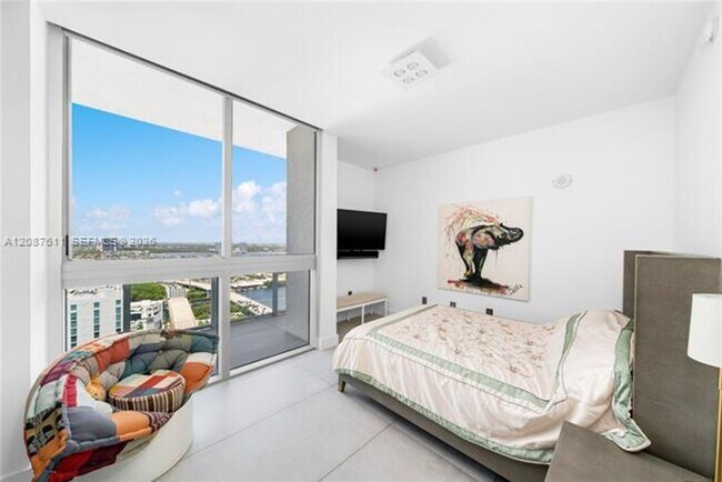 Building Photo - 330 Sunny Isles Blvd
