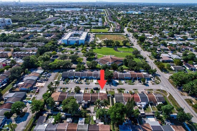 Building Photo - 5461 SW 38th Ct