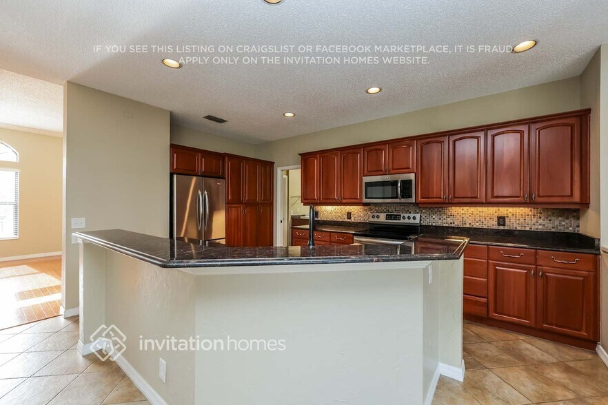 Building Photo - 4443 Bardsdale Dr