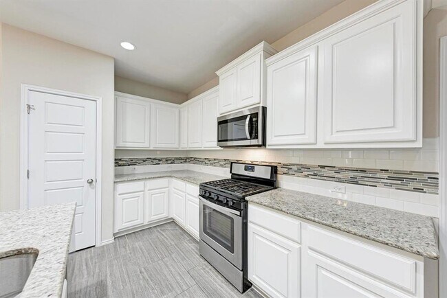 Building Photo - 5320 Ingersoll Ln