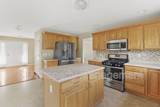 Building Photo - 902 Indigo Dr