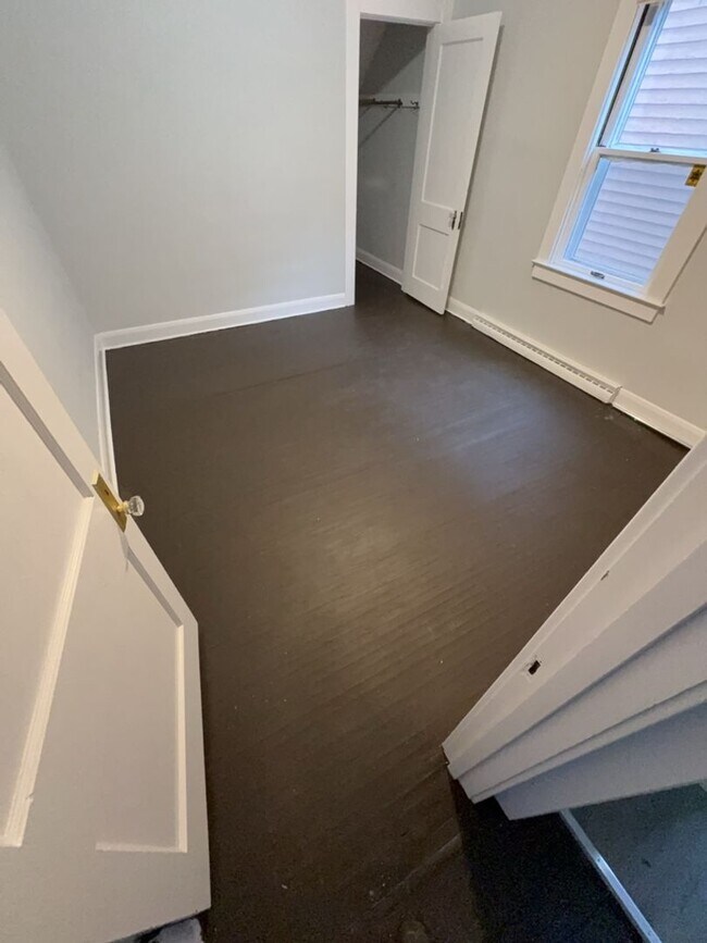 Building Photo - 960 W Delaware Ave