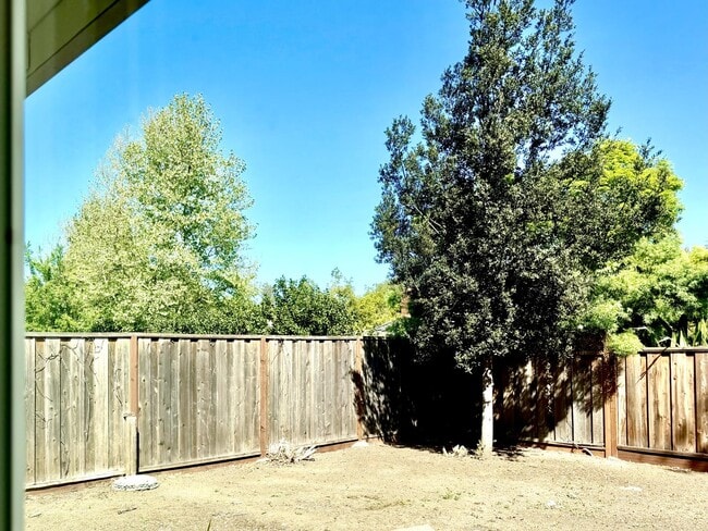 Building Photo - 673 Georgia Ave