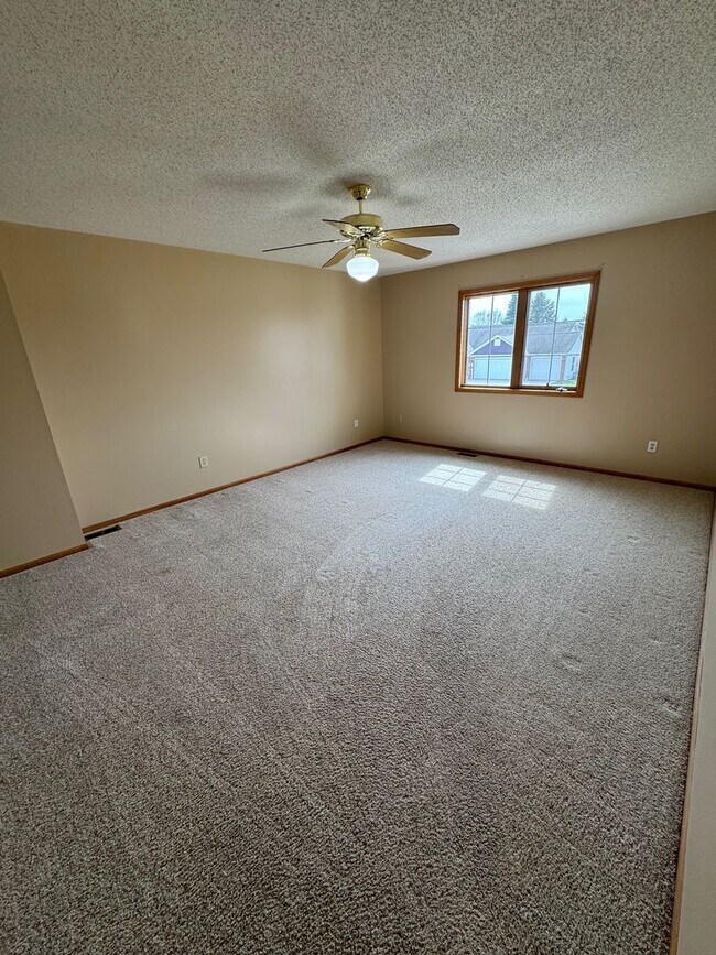 Building Photo - Its in Carroll School District!